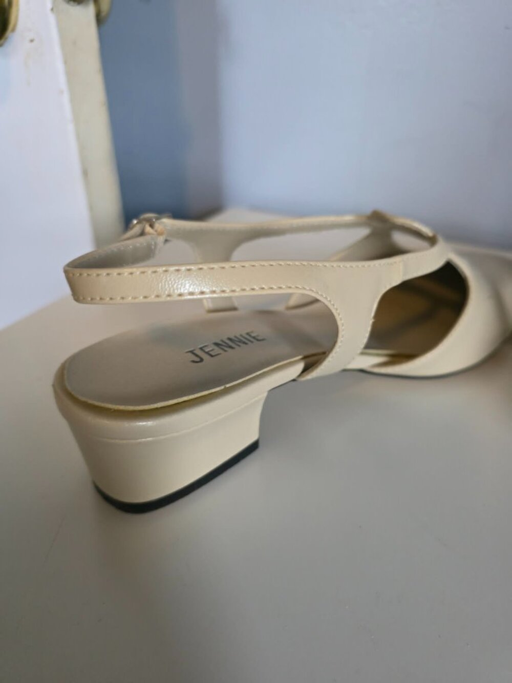 "JENNIE" Cream/Beige Cutout T-Strap Slingback Pumps. 7.5 - Picture 10 of 13